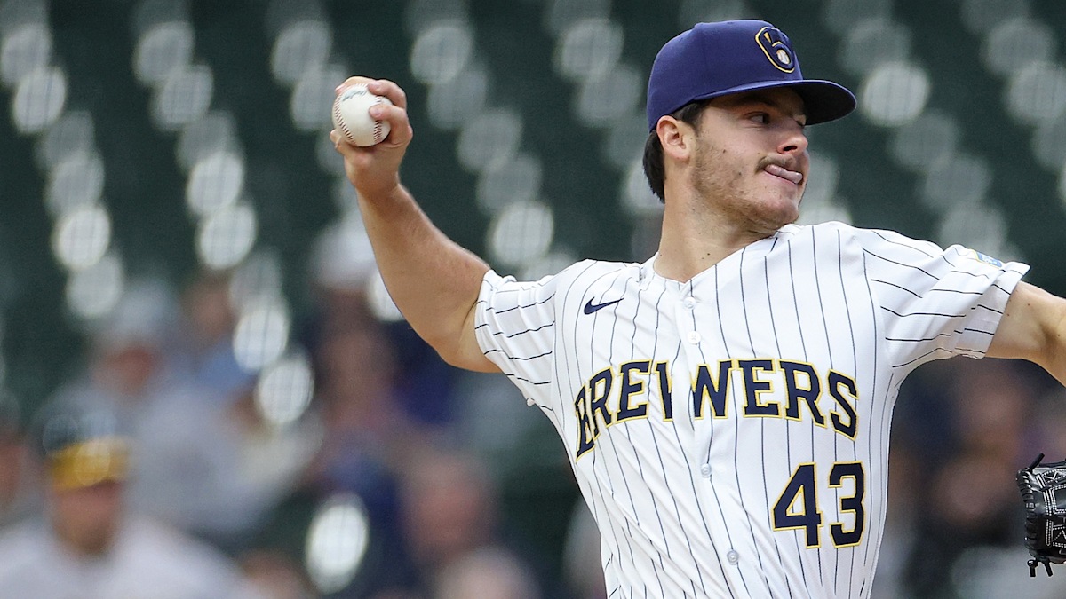 Milwaukee Brewers right-hander Logan Henderson in his delivery, entering his start against the Los Angeles Dodgers