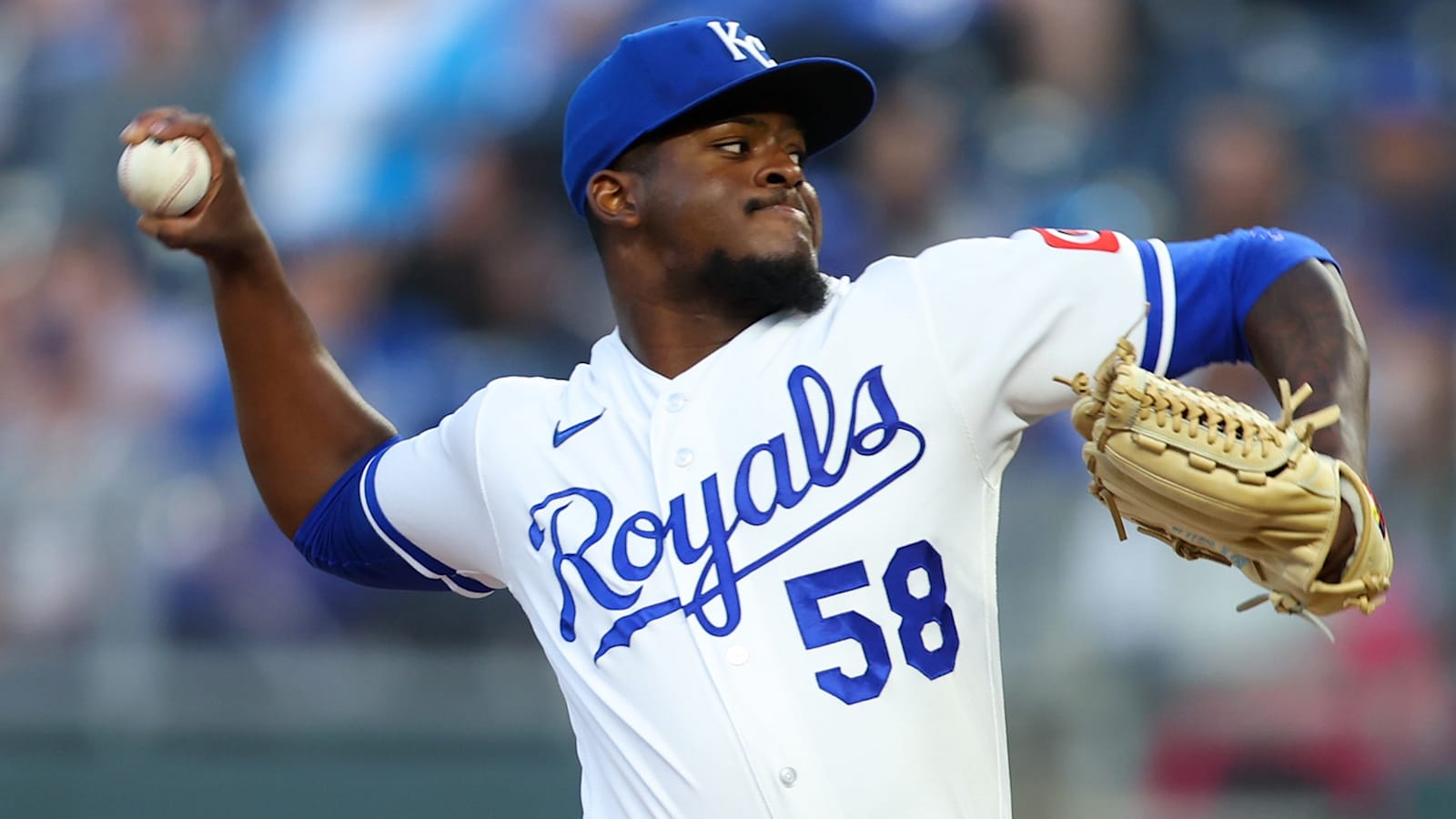 Royals vs. Tigers Sunday Preview: Avila Takes on Valdez at Comerica