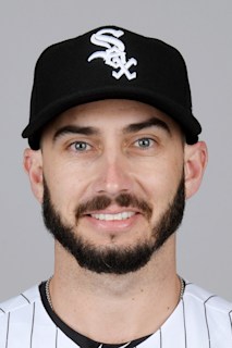 Miguel González headshot