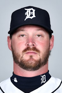 Travis Wood headshot