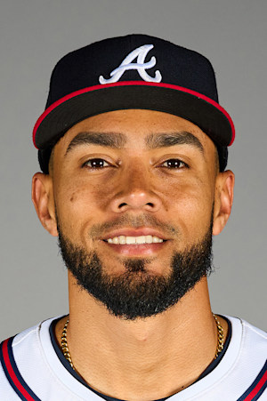 Headshot of Robert Suarez