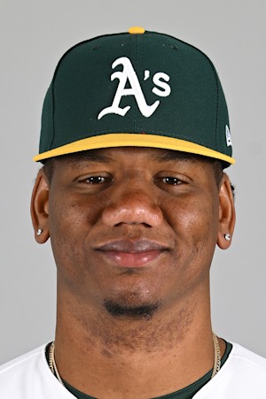 Headshot of Elvis Alvarado
