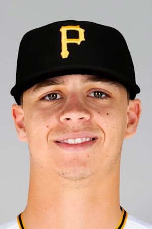 Headshot of Connor Scott