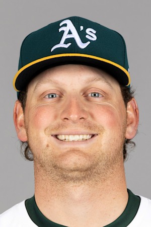 Headshot of Hayden Juenger