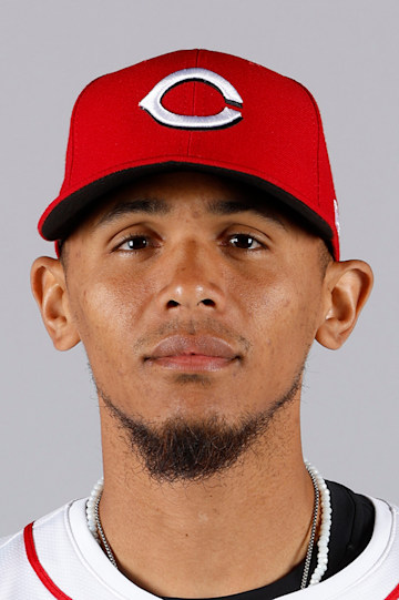 Erik González headshot