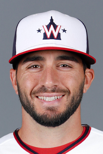 Daniel Ponce De Leon headshot