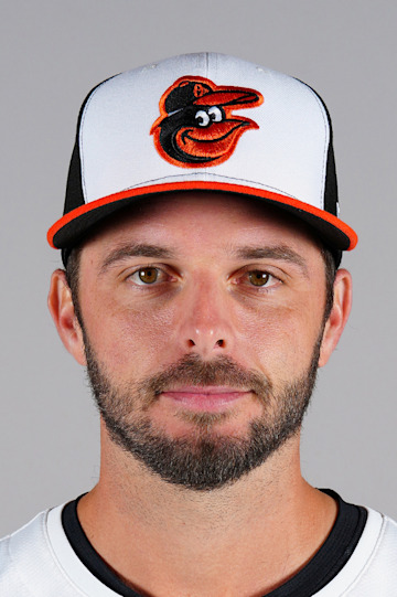 Andrew Suárez headshot