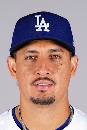 Giovanny Gallegos headshot