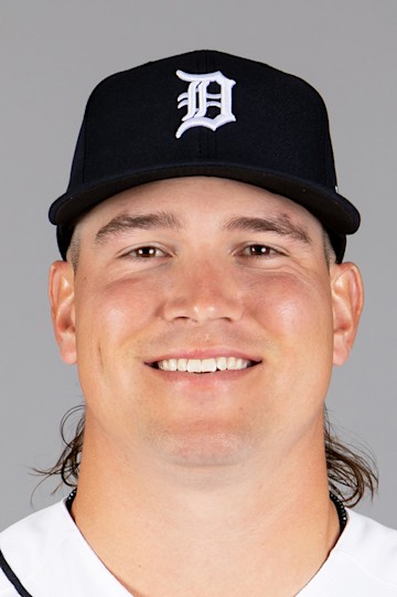 Tyler Holton headshot