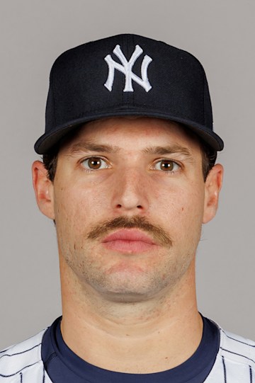Luis González headshot