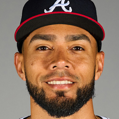 Robert Suarez