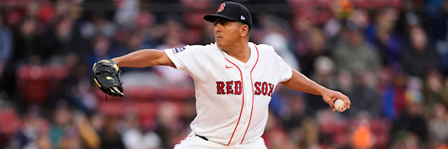 Ranger Suarez pitching for the Boston Red Sox