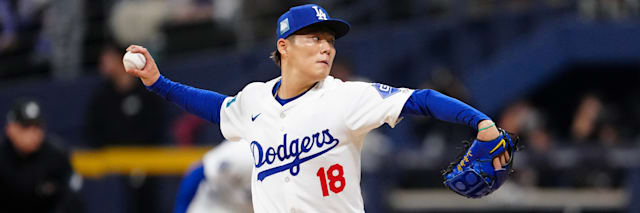 Yoshinobu Yamamoto, Los Angeles Dodgers right-handed starting pitcher, in his windup