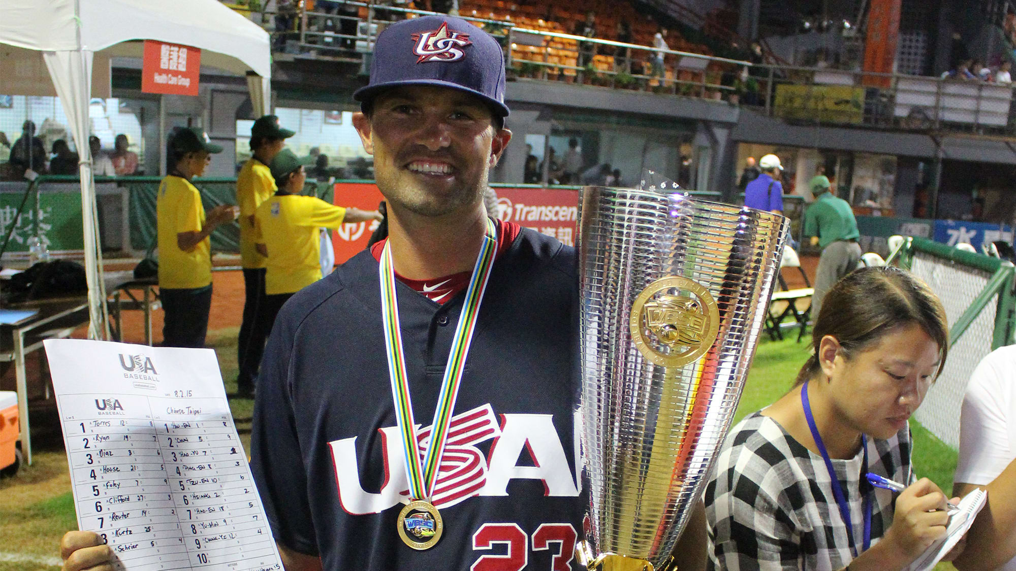 Astros' World Series trophy damaged during fundraiser in Houston