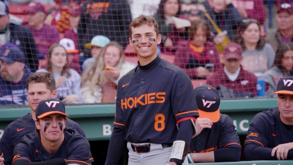 WholeHogSports - Kevin Kopps wins Golden Spikes Award