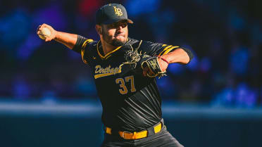 Kris Bryant loves Pirates uniforms more than his own Cubs jersey