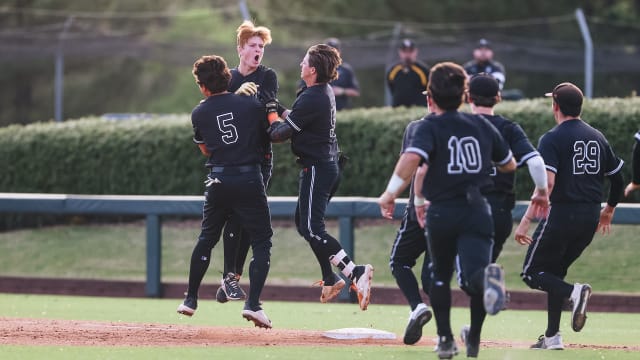 Cody Bellinger 10 Hamilton High School Huskies Black Baseball