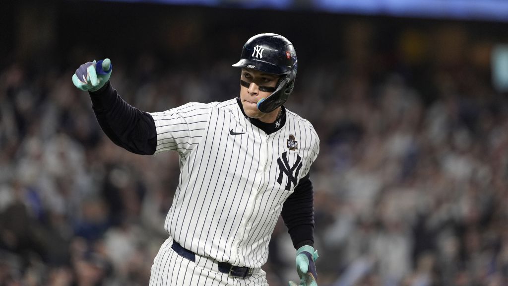 Aaron Judge takes home 2024 Hank Aaron Award alongside Shohei Ohtani