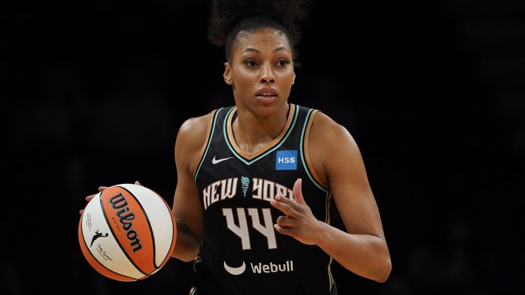 New York Liberty’s Betnijah Laney earns Dawn Staley Community