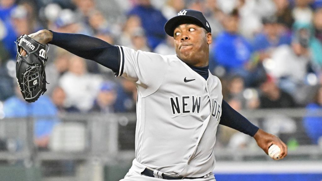 Kansas City Royals Sign New York Yankees RP Aroldis Chapman in