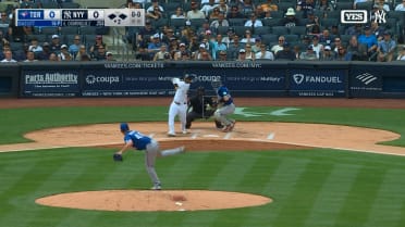 Jasson Domínguez plates a run with a single