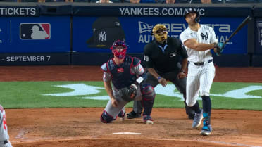 Giancarlo Stanton launches two-run homer