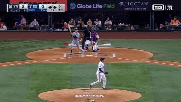 Cody Bellinger rips an RBI single