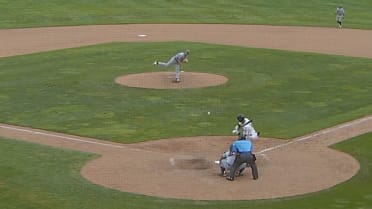 Baeza's four-homer weekend