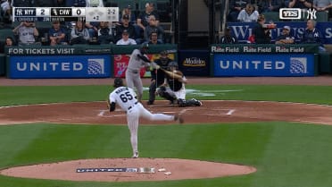 Jazz Chisholm Jr. slugs a home run in Chicago