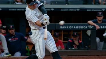 Anthony Volpe pads the lead with a two-run shot