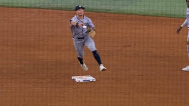 Anthony Volpe turns a double play