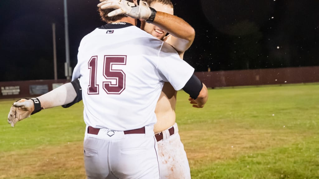 Cardiac Commodores piece together two improbable rallies in 11-10 walk-off win