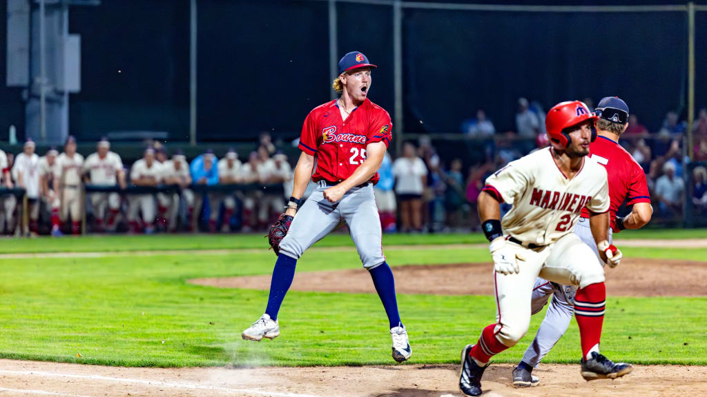 Braves continue to cruise in postseason, pick up crucial Game 1 win