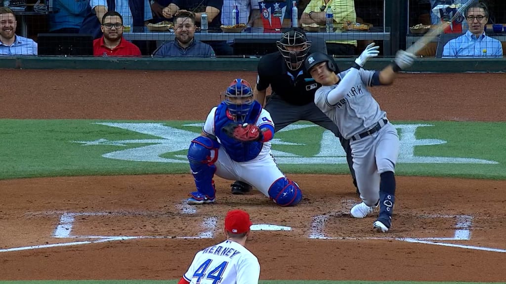 Anthony Volpe chops an RBI single in the fourth inning, 09/10/2023