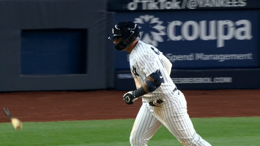 Gleyber Torres launches a solo homer, 04/28/2023