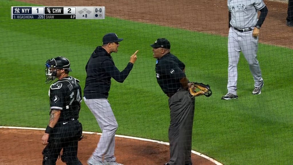 Yankees' Aaron Boone ejected for arguing balls and strikes