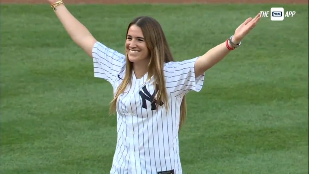 sabrina_i pulled up to tonight's @yankees game rockin' the Nike